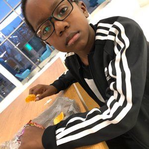 Meet your Posher, Latrelle